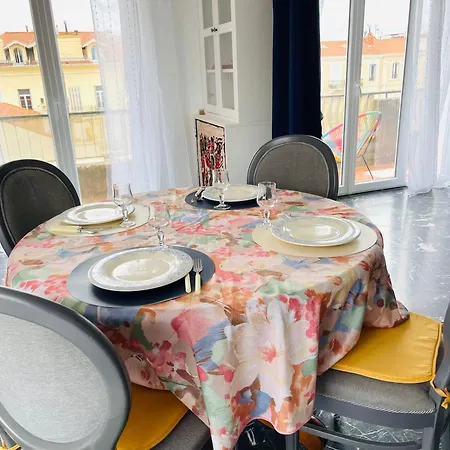 Апартаменти French Riviera Centre Port Balcon Panoramique Et Clim *