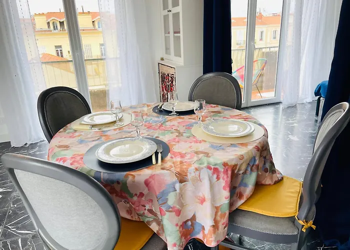 דירה French Riviera Centre Port Balcon Panoramique Et Clim *