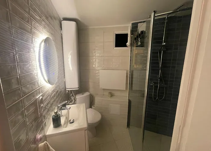 French Riviera Centre Port Balcon Panoramique Et Clim